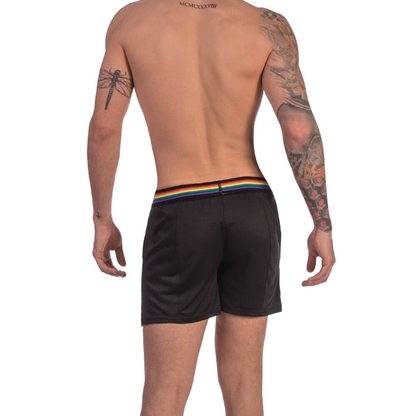 Zwarte short met regenboog tailleband, ontworpen door het Duitse modemerk Barcode Berlin perfect voor gay mannen en te koop bij Flavourez.