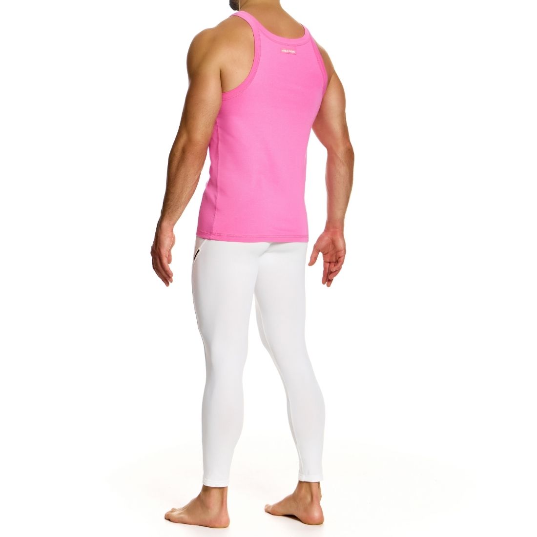 Roze tank top ontworpen door Modus Vivendi voor gay mannen en te koop bij Flavourez.