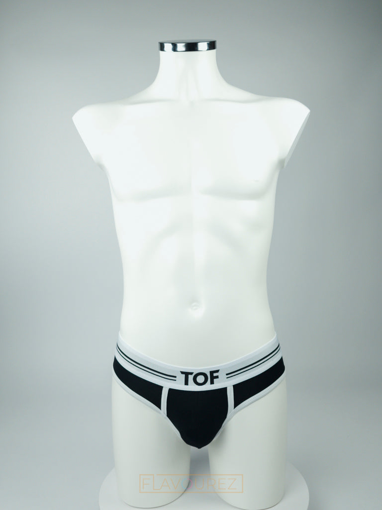 Sexy, stijvolle en stoere zwarte slip. Ontworpen door TOF Paris. Perfect voor dagelijks gebruik of een leuke date. Verkrijgbaar bij Flavourez.nl