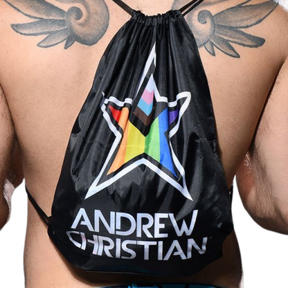 Zwarte Progress Pride rugzak ontworpen door het bekende Amerikaanse gay merk Andrew Christian en te koop bij Flavourez.