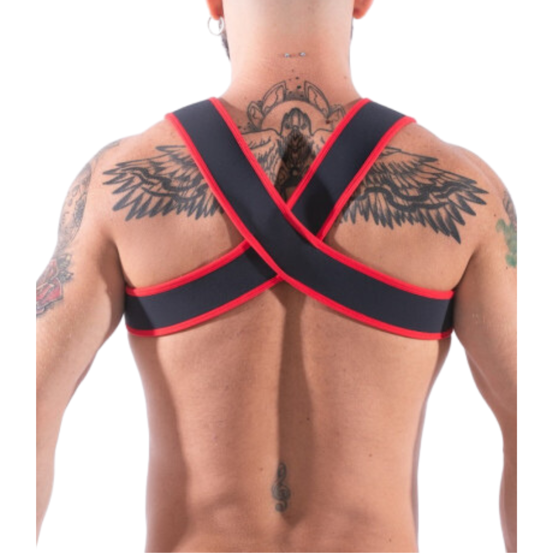 zwarte gay party harnas met rode biezen, ontworpen door het Italiaanse modehuis Sparta’s Harness en te koop bij Flavourez.