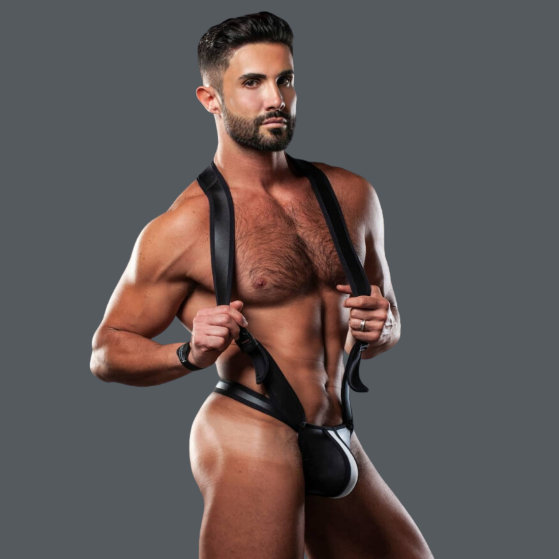 Stoere zwarte heren singlet, ontworpen door het Italiaanse modehuis Sparta’s Harness perfect voor gay mannen en te koop bij Flavourez.