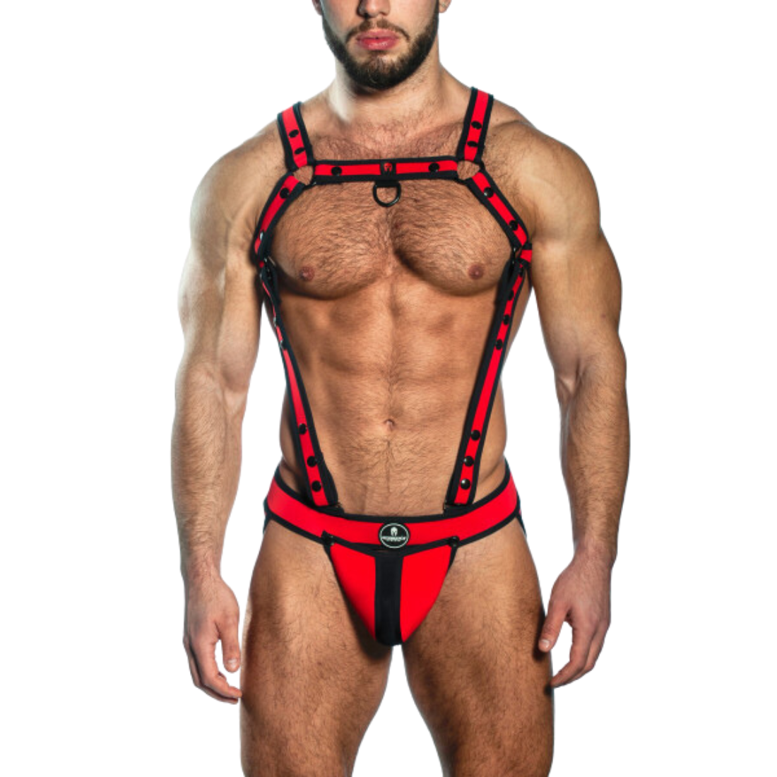 Sexy rode designer jockstrap + harnas met zwarte biezen en drukknopen, ontworpen door het Italiaanse modehuis Sparta’s Harness en te koop bij Flavourez.