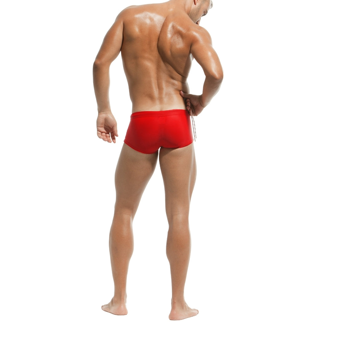 Populaire Brazilian cut zwemboxer in rood. Ontworpen door Modus Vivendi voor gay mannen en te koop bij Flavourez