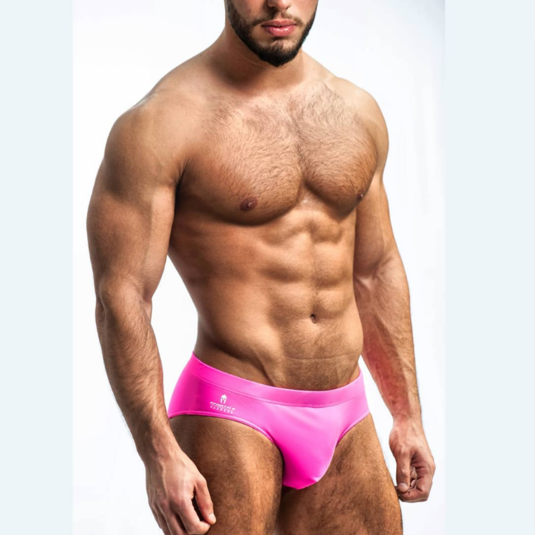 Roze zwemslip ontworpen door het Italiaanse modehuis Sparta’s Harness en te koop bij Flavourez.