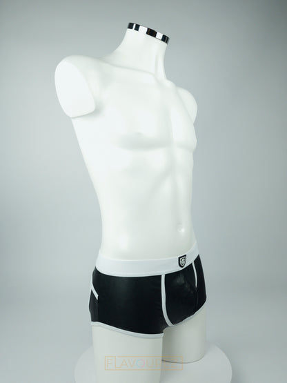 Zeer sexy zwarte vegan leather fetish boxer met open ‘bottom’, ontworpen door Tof Paris en te koop bij Flavourez.