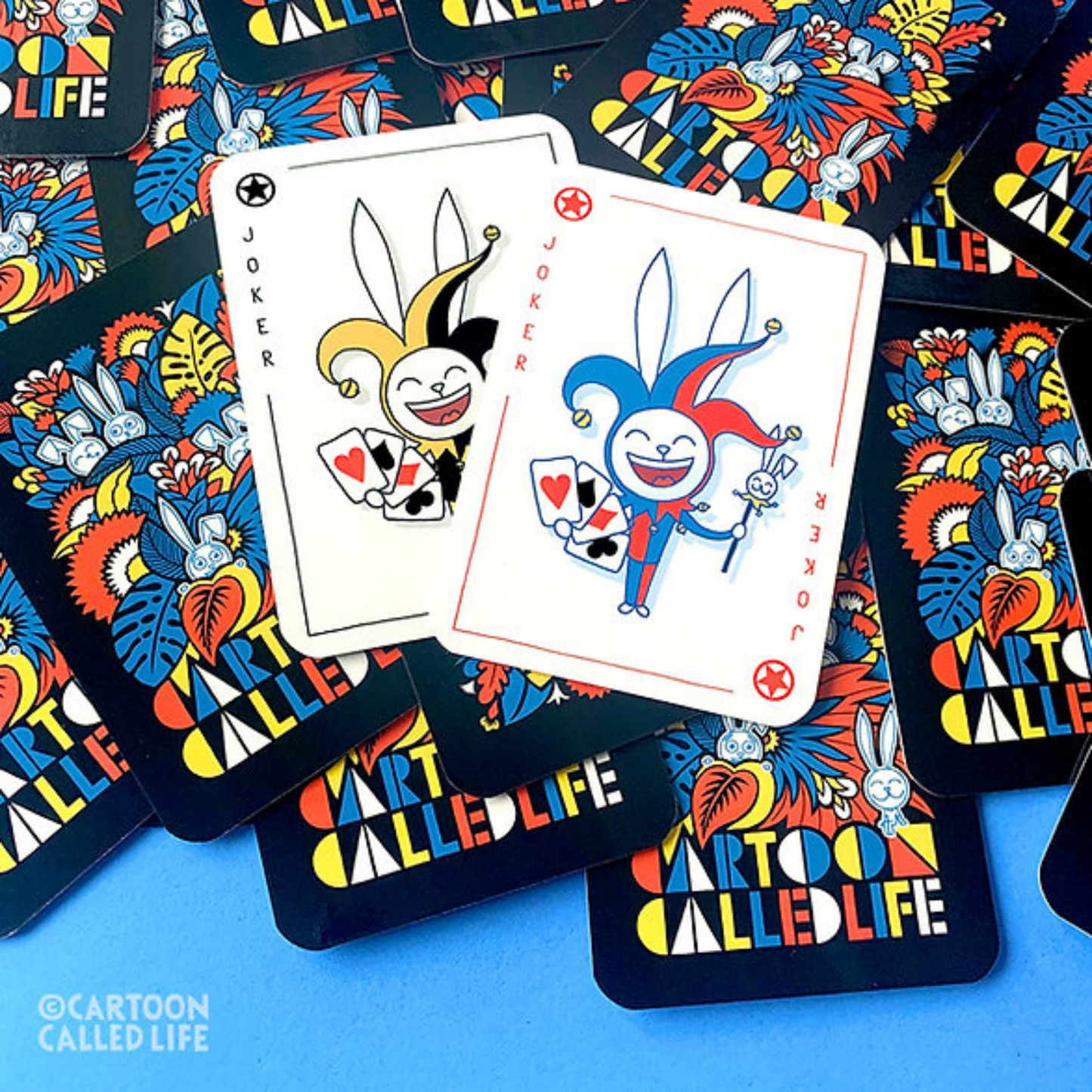 Bunny's Speelkaarten, rijkelijk geïllustreerd met humoristische cartooons. Ontworpen door Cartoon Called Life. Te koop bij Flavourez