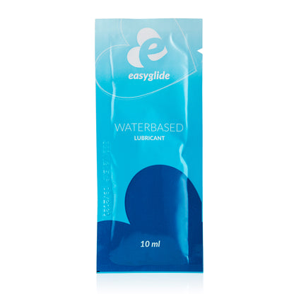 Handig klein zakje met Easyglide glijmiddel op waterbasis. Het zakje is makkelijk mee te nemen en bevat 10 ml. Perfect voor gay mannen en te koop bij Flavourez!