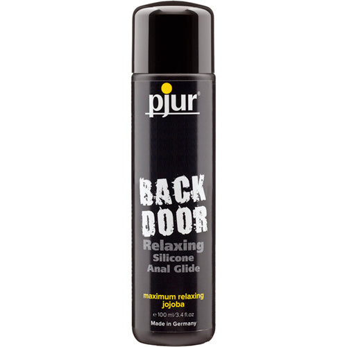 Zwart flesje Back Door Anal Relaxing glijmiddel op siliconenbasis van het merk Pjur. Het flesje bevat 100 ml. Producten van Pjur zijn te koop bij Flavourez!