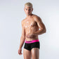 Zwarte boxer met neon roze tailleband van Leader. Het perfecte kledingstuk voor een gay party of cruise bar. Beschikbaar bij Flavourez